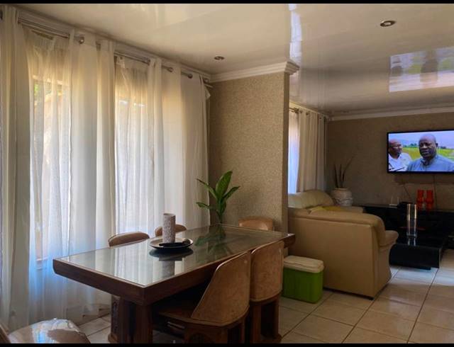 3 BEDROOM HOUSE FOR SALE IN MAHWELERENG